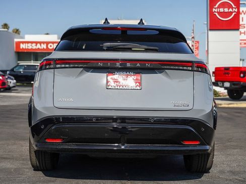 New 2025 Nissan Ariya Platinum AWD/4WD image 8