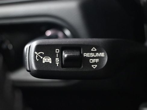Certified 2024 Porsche Macan AWD/4WD image 22