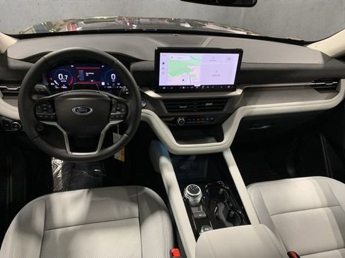 New 2026 Ford Explorer Platinum w/ LUX Leather Package AWD/4WD image 23