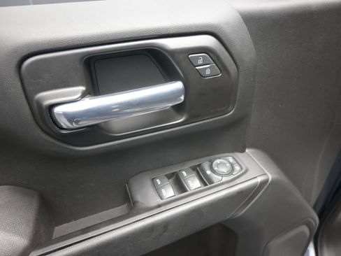 Used 2022 Chevrolet Silverado 1500 Custom w/ Safety Confidence Package RWD image 10