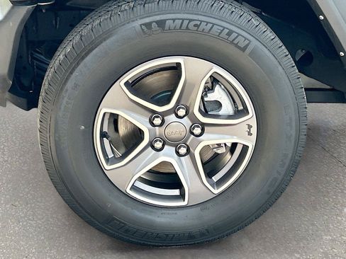 Used 2022 Jeep Wrangler Unlimited Sport AWD/4WD image 39