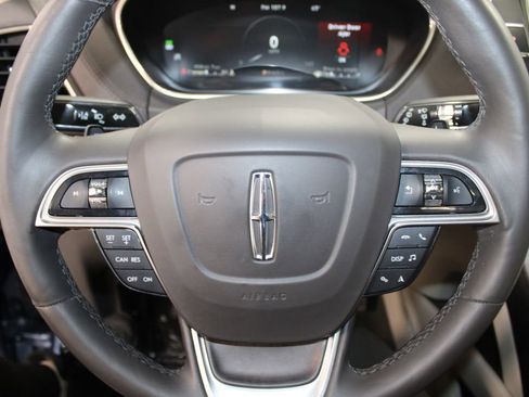 Used 2019 Lincoln Nautilus Reserve FWD image 37