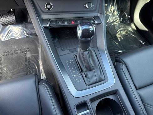 Used 2025 Audi Q3 2.0T Premium w/ Convenience Package AWD/4WD image 18