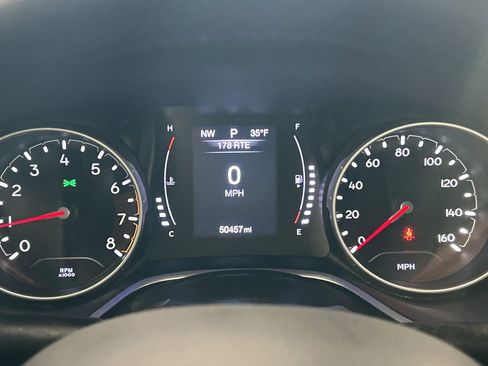 Used 2018 Jeep Compass Latitude image 27