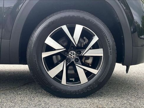 Used 2023 Volkswagen Atlas Cross Sport SE AWD/4WD image 7