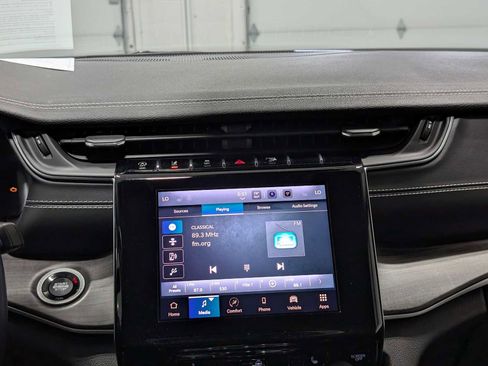 Used 2022 Jeep Grand Cherokee Limited image 18