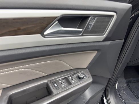 Used 2022 Volkswagen Atlas SE image 32