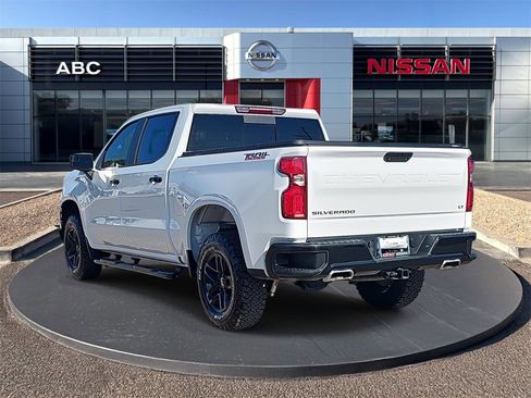 Used 2021 Chevrolet Silverado 1500 LT Trail Boss w/ Convenience Package II image 7