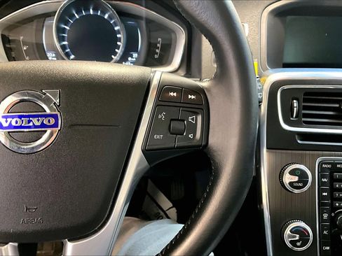 Used 2016 Volvo V60 T5 Premier image 24