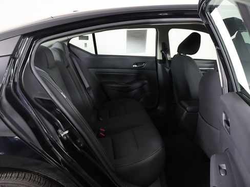 Used 2025 Nissan Altima 2.5 SV FWD image 26