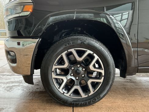 Used 2025 RAM 1500 Laramie image 26