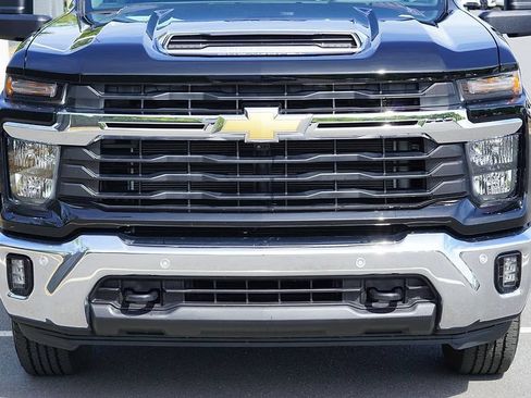Used 2025 Chevrolet Silverado 2500 LT w/ All Star Edition AWD/4WD image 9