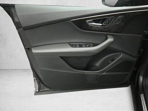 Used 2021 Audi Q8 Premium Plus w/ Premium Plus Package image 20