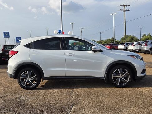 Used 2022 Honda HR-V EX-L image 4
