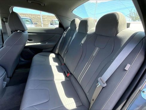 Certified 2025 Hyundai Elantra SEL image 15