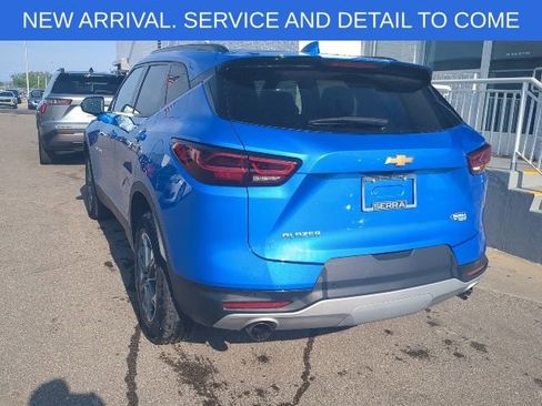 Used 2024 Chevrolet Blazer LT w/ Convenience Package FWD image 3