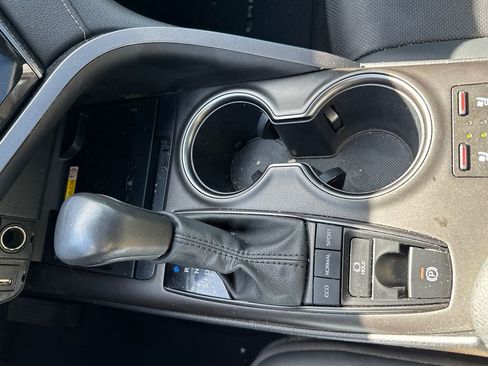 Used 2024 Toyota Camry XSE w/ Navigation Package image 30