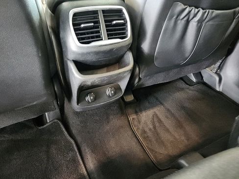 Used 2020 Hyundai Santa Fe SE image 14