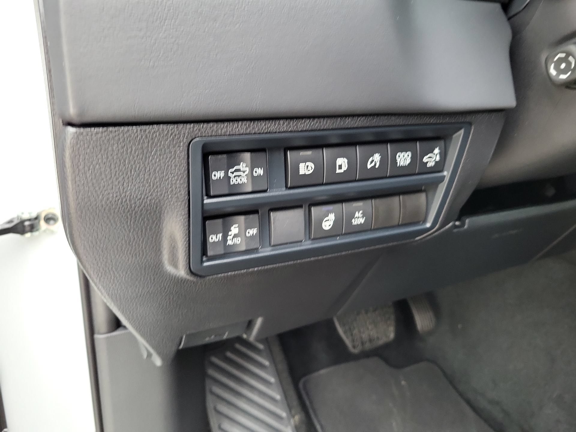 Used 2025 Toyota Tundra Platinum AWD/4WD image 14