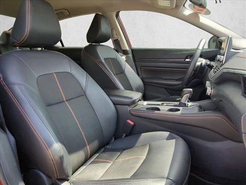 Used 2022 Nissan Altima 2.5 SR image 19