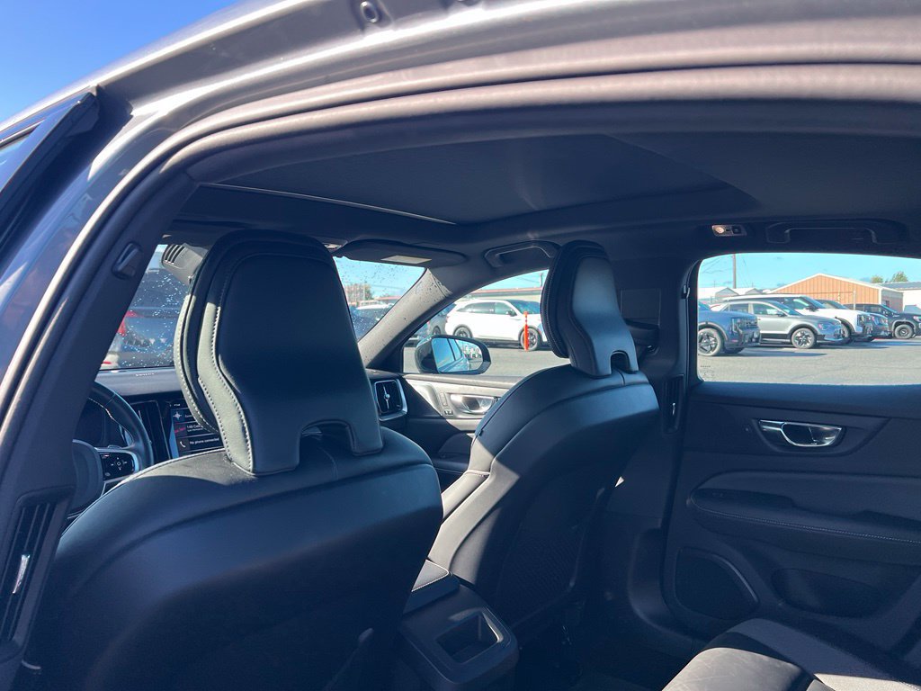 Used 2019 Volvo S60 T5 R-Design FWD image 13