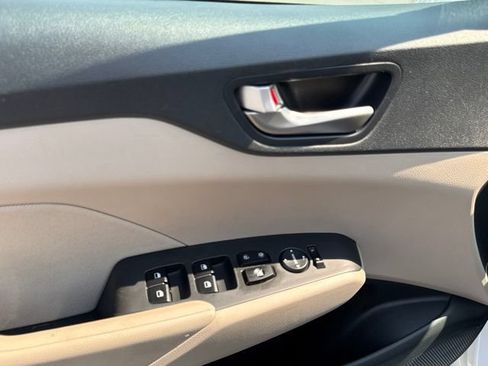 Used 2022 Hyundai Accent SE FWD image 23
