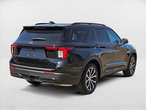 New 2025 Ford Explorer ST-Line image 2