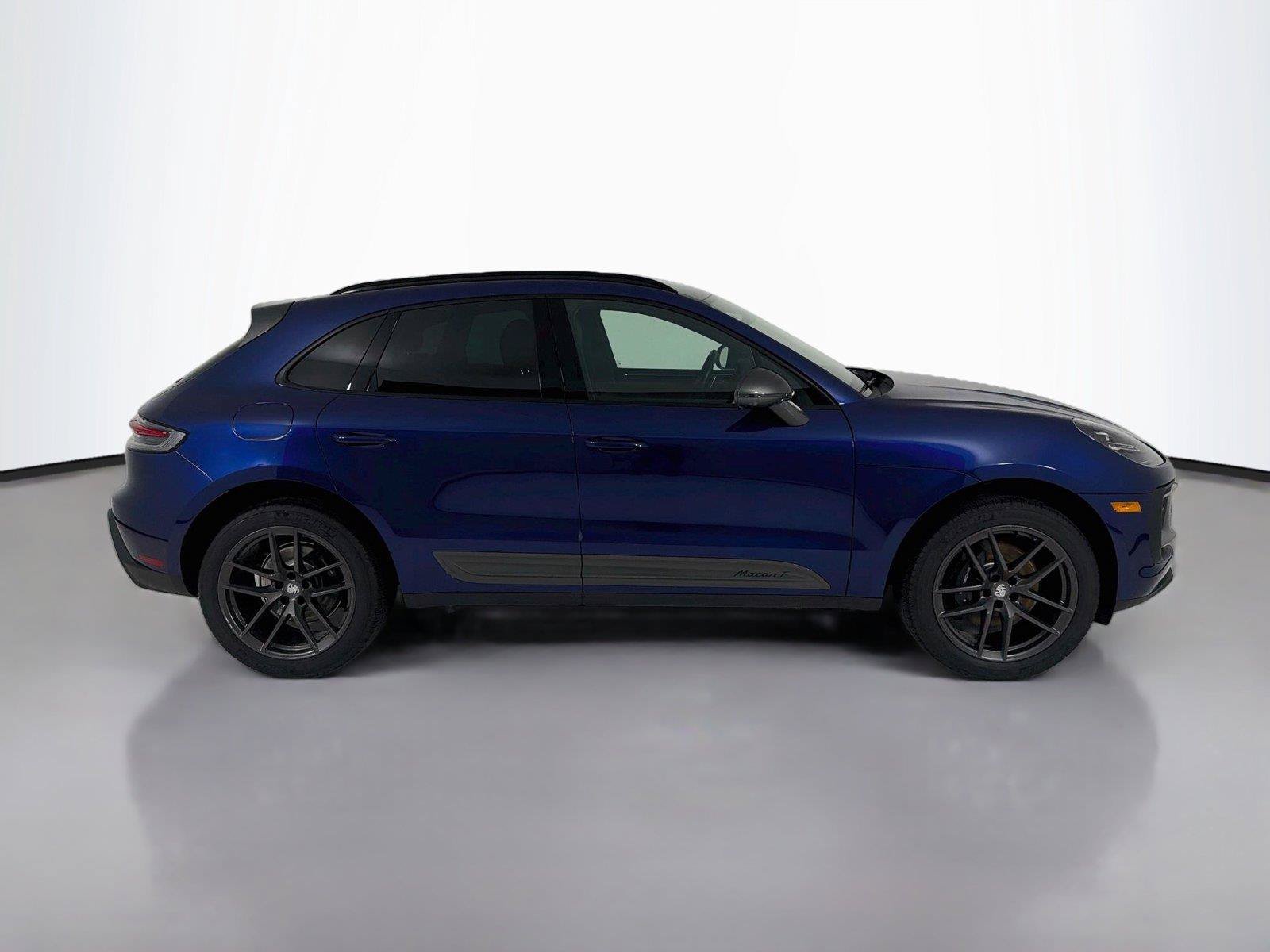 Used 2024 Porsche Macan AWD/4WD image 28