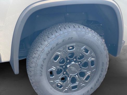 New 2026 Chevrolet Silverado 2500 LTZ w/ LTZ Premium Package AWD/4WD image 27