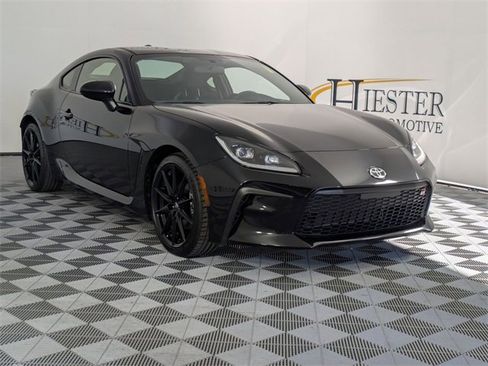 Used 2025 Toyota GR86 Premium image 2