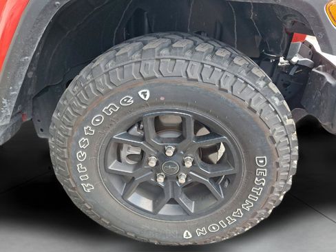 Used 2025 Jeep Gladiator Sport AWD/4WD image 8