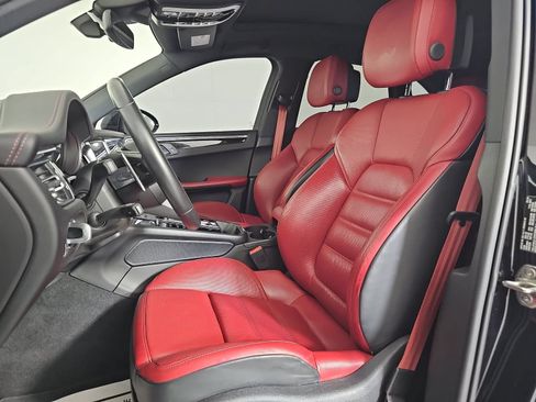 Used 2024 Porsche Macan AWD/4WD image 15