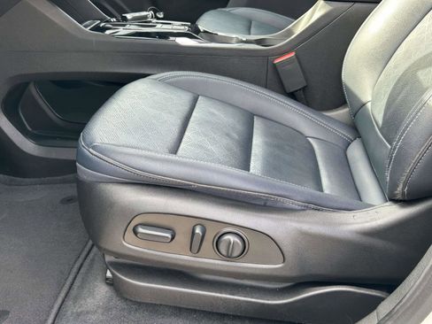 Used 2022 Chevrolet Bolt EUV Premier w/ Sun & Sound Package image 19