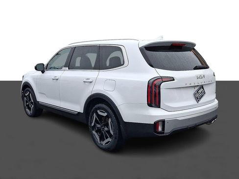 Used 2023 Kia Telluride EX w/ EX Captain's Chair Package AWD/4WD image 5