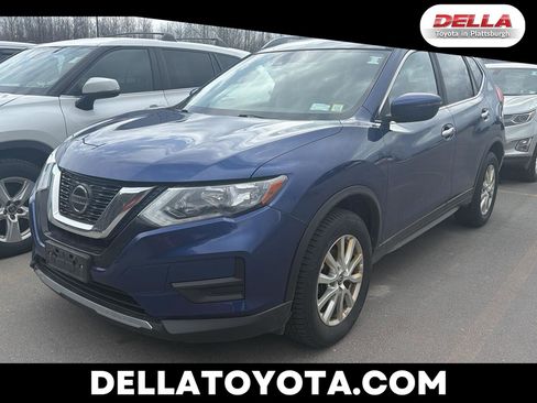Used 2020 Nissan Rogue SV image 1