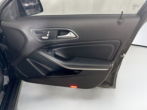 Used 2020 Mercedes-Benz GLA 250 image 31