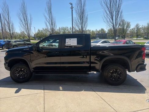 Used 2023 Chevrolet Silverado 1500 ZR2 w/ Technology Package AWD/4WD image 6