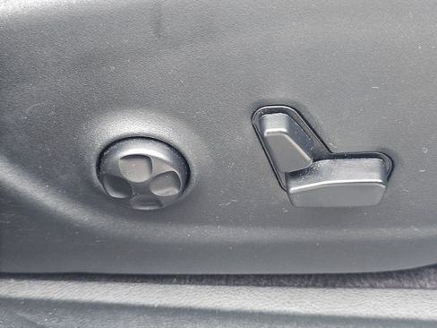 Used 2019 Jeep Cherokee Limited w/ Luxury Group image 50