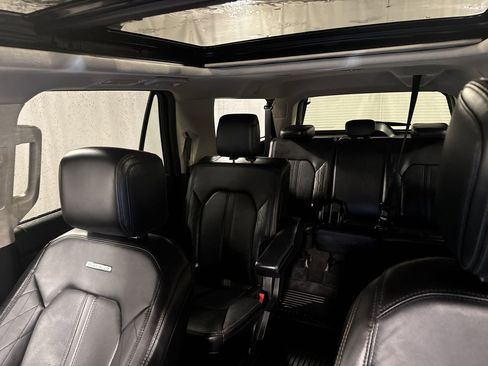 Used 2019 Ford Expedition Max Platinum image 22