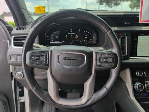 Used 2022 GMC Yukon Denali AWD/4WD image 25