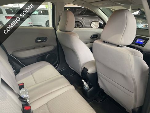 Used 2018 Honda HR-V LX image 16