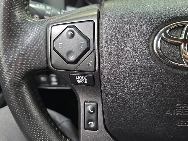 Certified 2021 Toyota Tacoma TRD Off-Road w/ Technology Package AWD/4WD image 13