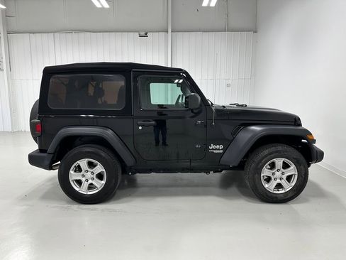 Used 2021 Jeep Wrangler Sport AWD/4WD image 7