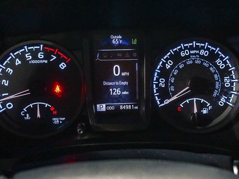 Used 2019 Toyota Tacoma TRD Off-Road w/ Technology Package AWD/4WD image 25