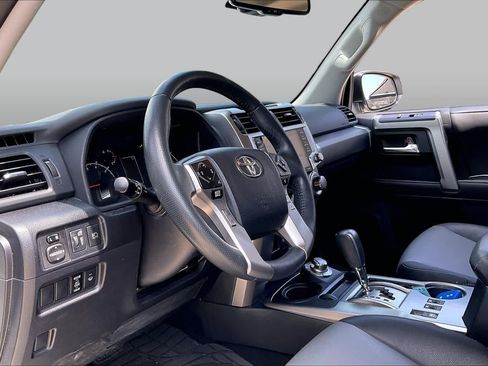 Used 2022 Toyota 4Runner SR5 Premium w/ Moonroof Package AWD/4WD image 18