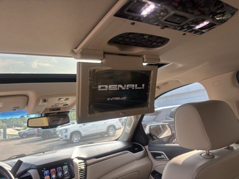 Used 2019 GMC Yukon XL Denali w/ Denali Ultimate Package AWD/4WD image 23