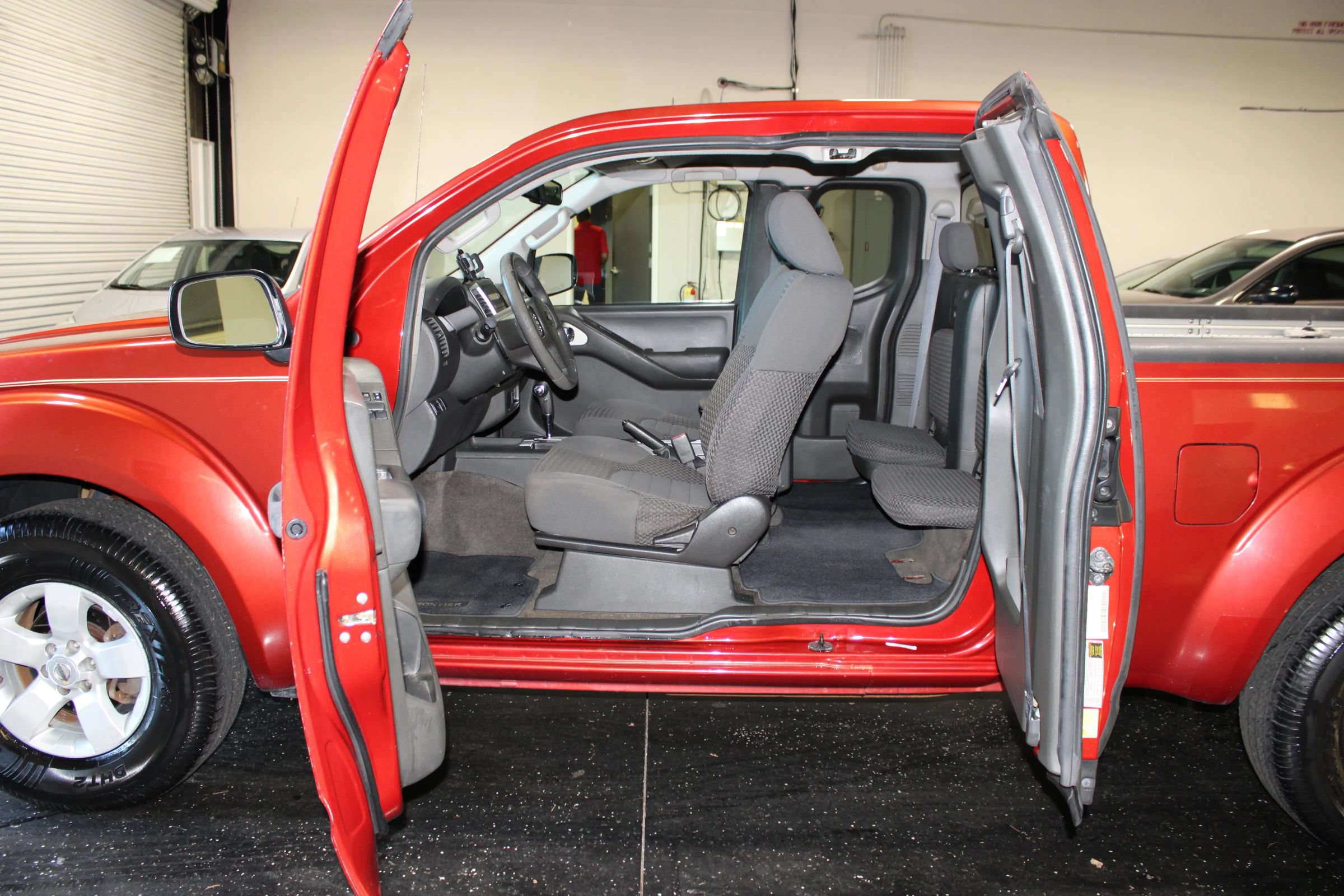 Used 2012 Nissan Frontier SV w/ SV Premium Utility Pkg RWD image 22
