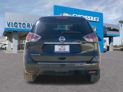 Used 2016 Nissan Rogue S w/ S Family Package FWD image 6