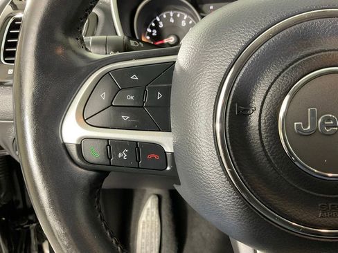 Used 2020 Jeep Compass Latitude FWD image 19