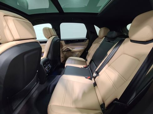 New 2026 Porsche Cayenne image 27